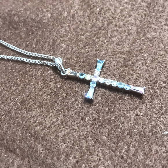 Cross necklace - Picture 5 of 7